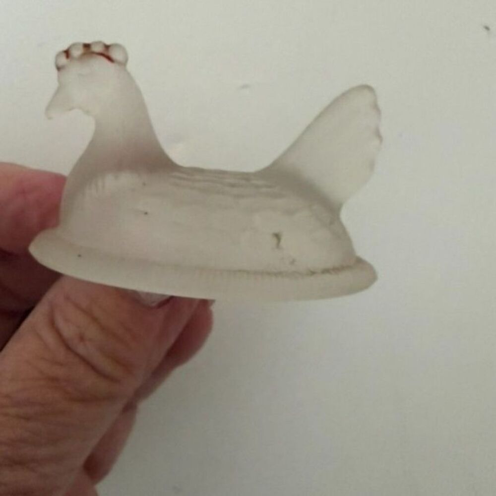 vtg frosted glass hen on nest lid